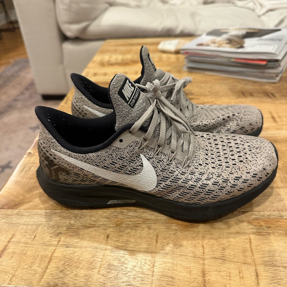 Nike Women's Gray and Black Athletic Shoes